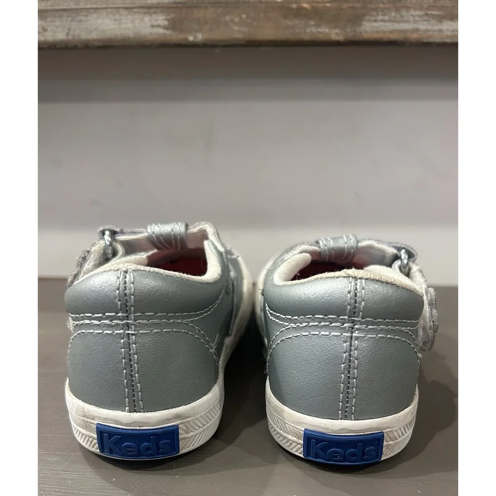 Keds Little Girls Daphne‎ Silver Mary Jane Shoes T-strap Flower Size 4.5